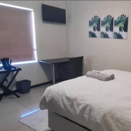 Carlo'S Boutique Guesthouse Walvis Bay Exterior photo