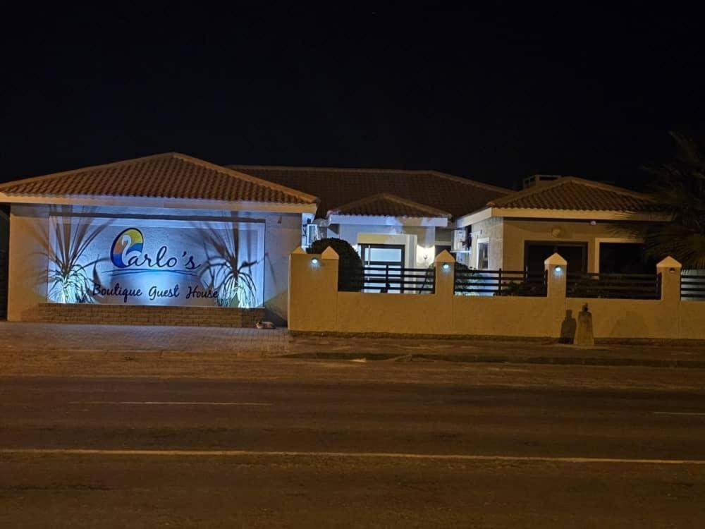 Carlo'S Boutique Guesthouse Walvis Bay Exterior photo
