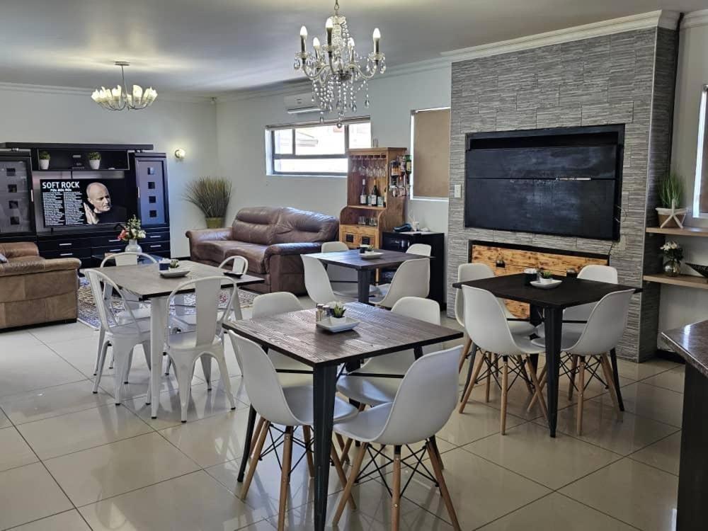 Carlo'S Boutique Guesthouse Walvis Bay Exterior photo